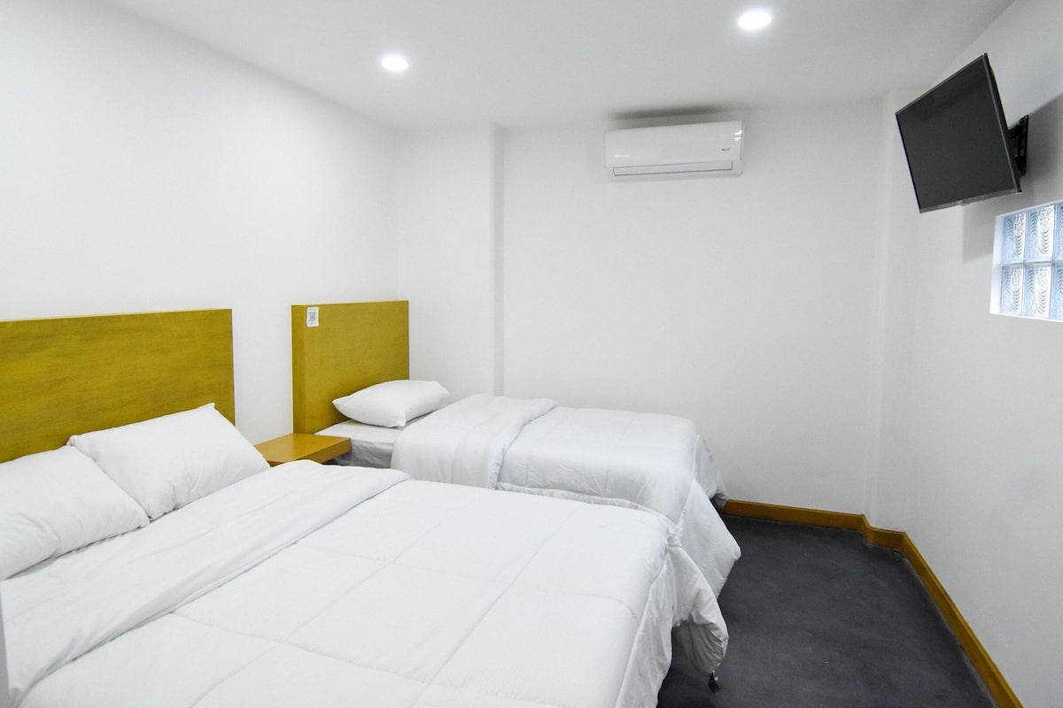 Triple Room | Ruang kerja komputer riba, Wi-fi percuma, cadar katil