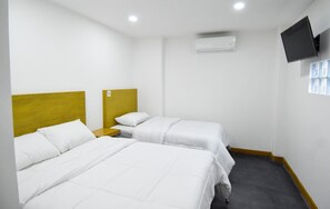 Triple Room | Ruang kerja komputer riba, Wi-fi percuma, cadar katil 