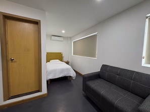 Single Room | Interior