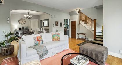 The Retreat - Spacious Luxury Stay • Workspace & Private Patio