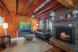 Fernseher, Kamin, Videospiele