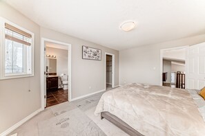 3 bedrooms, iron/ironing board, WiFi