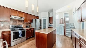 Microwave, oven, stovetop, dishwasher
