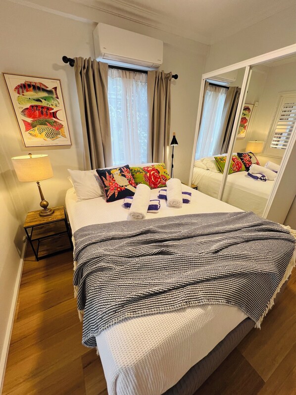 Comfort Apartment, Kitchenette, Garden Area - City Unit 4 Walk to Esplanade (Cairns North)