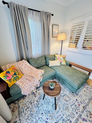 Comfort Apartment, Kitchenette, Garden Area | Living area