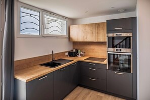 Kühlschrank, Mikrowelle, Ofen, Geschirrspüler