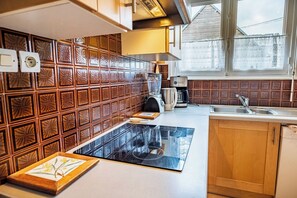 Réfrigérateur, micro-ondes, four, lave-vaisselle