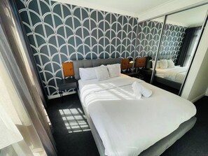 1 habitación, tabla de planchar con plancha, wifi y ropa de cama 