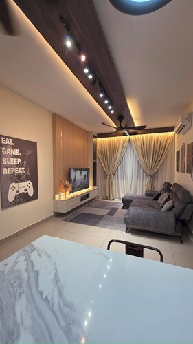 Kajang Retreat: Spacious 3BR