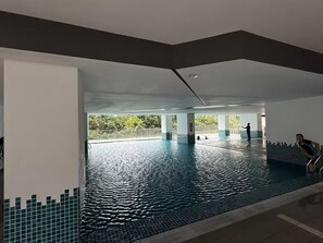 Indoor pool - Kajang Retreat: Spacious 3BR (Kajang)