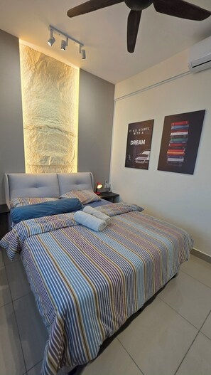 3 室のベッドルーム、アイロン / アイロン台、WiFi (無料)、ベッドシーツ