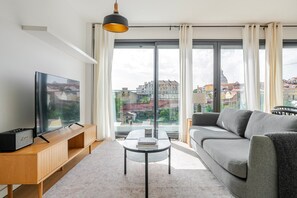 Fernseher, Stereoanlage