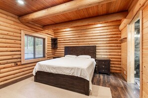 4 Schlafzimmer, Schreibtisch, Reisekinderbett, WLAN