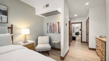 4 dormitorios, tabla de planchar con plancha, wifi gratis y ropa de cama