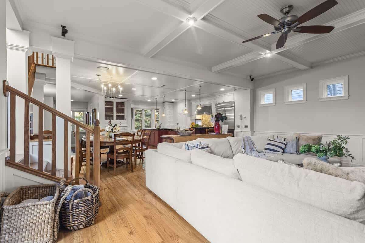 Smart TV, fireplace, offices