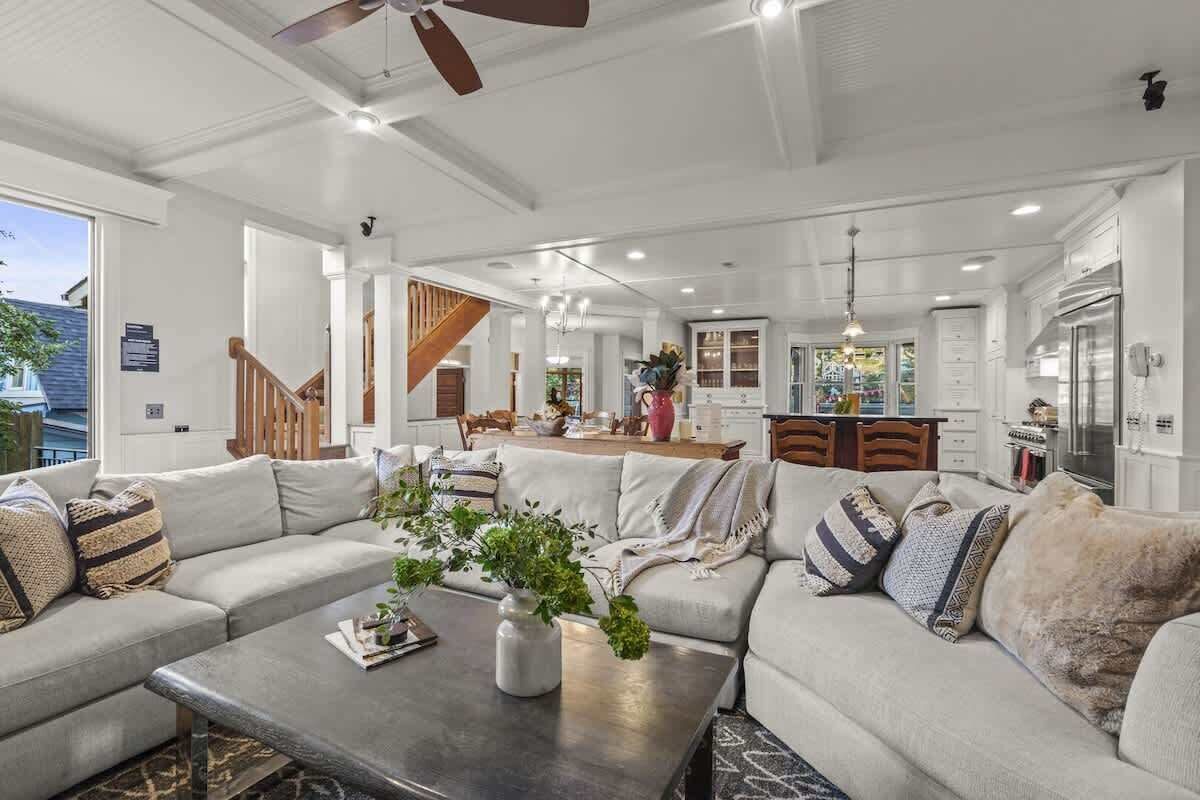Smart TV, fireplace, offices