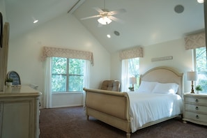 5 chambres, fer et planche à repasser, Wi-Fi, draps fournis