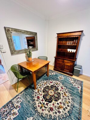 Comfort Apartment, Garden View | Living area