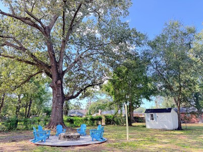 Beautifully Renovated Stylish 3 bdrm