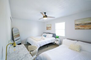 2 bedrooms, desk, free WiFi, bed sheets - Luxury Home near Blossom, CVNP, Ski Resort (Cuyahoga Falls)