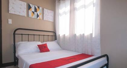 RedDoorz @ Aurea Apartelle