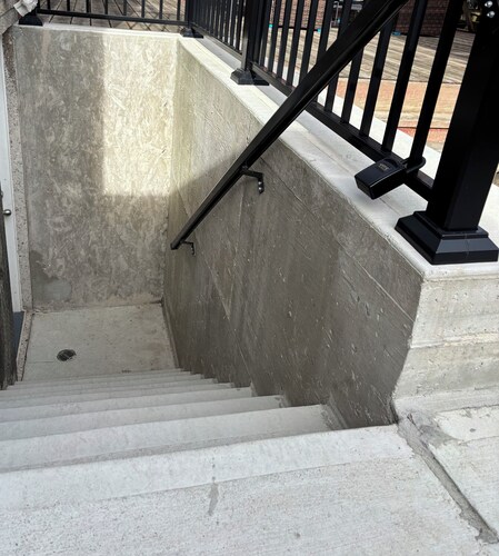 Close to Kelso conservation and Toronto Premium Outlet mall, quiet neighbourhood