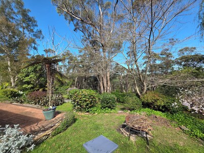 Spacious 3-Bedroom Bushland Mountains Retreat Close to Famous Waterfalls