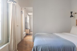 1 chambre, fer et planche à repasser, Wi-Fi, literie fournie
