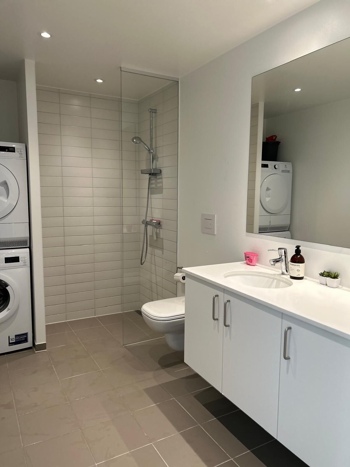 Toallas, jabón, papel higiénico