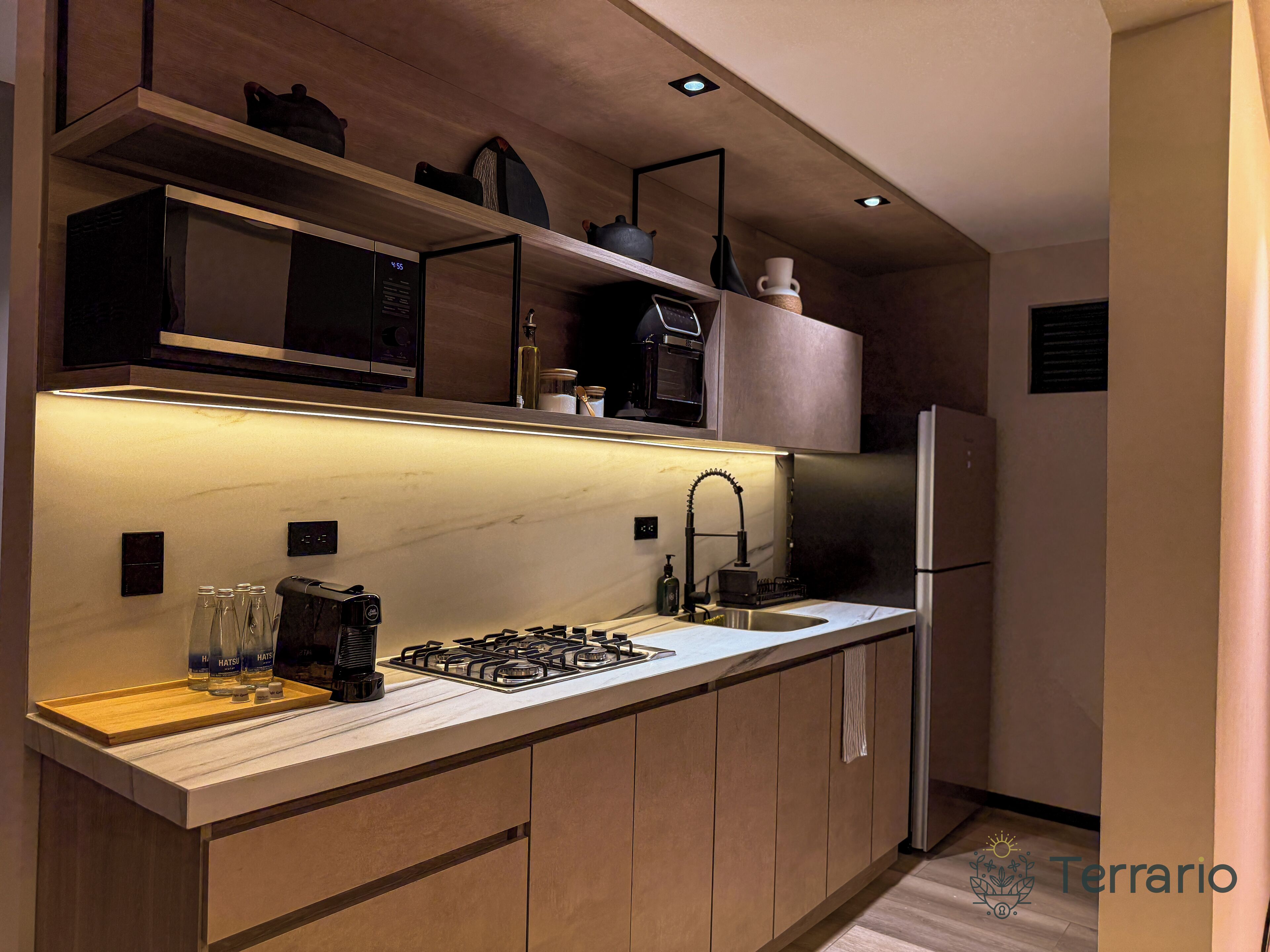 Design Apartment | Private kitchen | Microwave, blender, griddle
