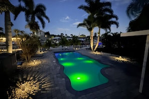 Piscine extérieure, piscine chauffée