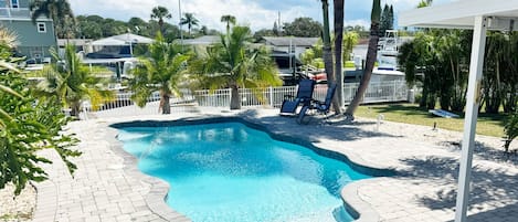 Ulkouima-allas, lämmitetty uima-allas