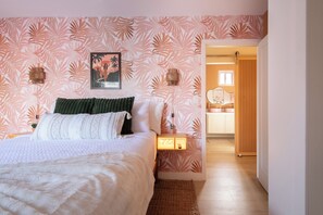 Ferros/tábuas de passar roupa, Wi-Fi, roupa de cama