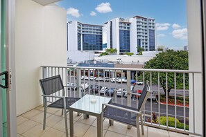 Comfort Studio, City View | Balcony - Studio in the City with pool and BBQ (Cairns)