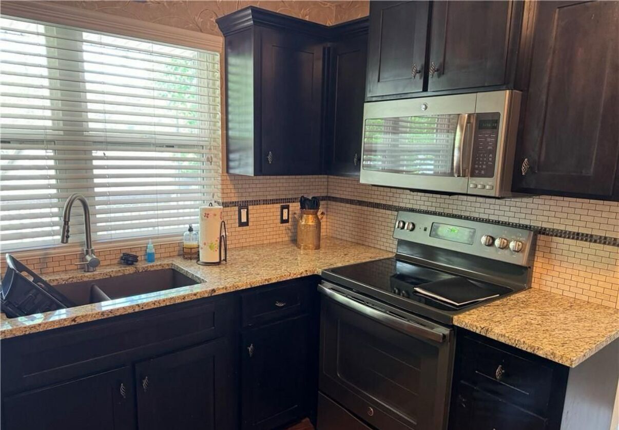 Microwave, dishwasher