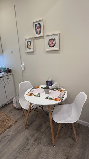 Dining - Cozy Modern Gateway (Centereach)