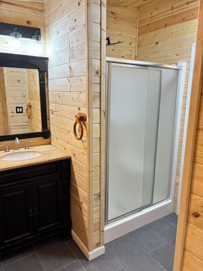 Bruser, håndklæder, Toiletpapir
