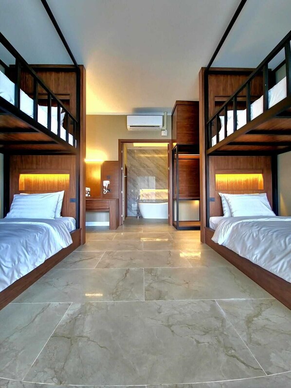Vila Grand | Seprai premium, isi minibar gratis, meja kerja, dan Wi-Fi gratis