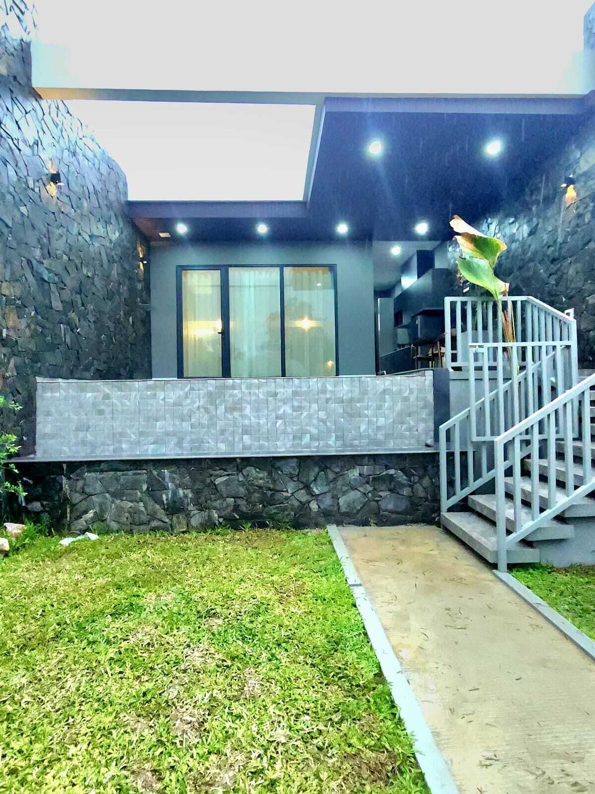 Romantic Villa, River View | Balcony view