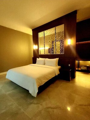 Romantic Villa, River View | Premium bedding, free minibar items, desk, free WiFi