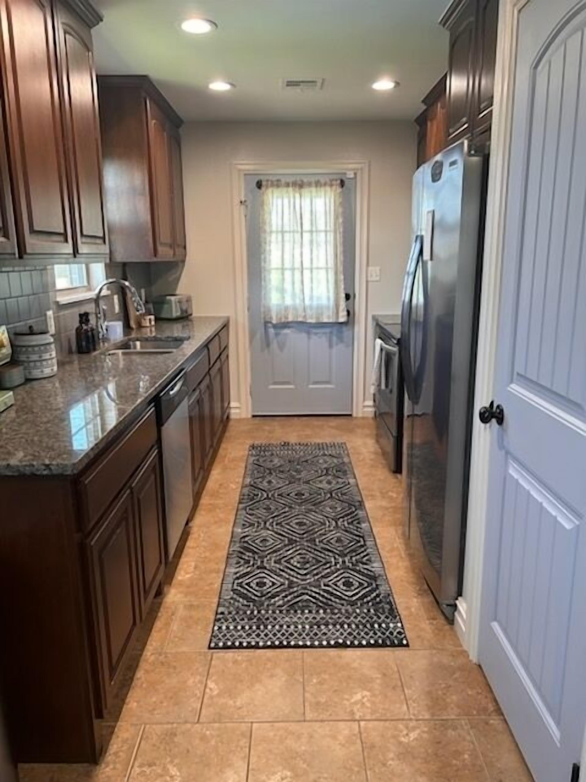 冷蔵庫、電子レンジ、オーブン、食器洗い機