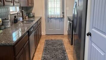 Refrigerador, microondas, horno y lavavajillas