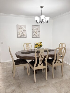 Dining - Freshly Remodeled Long Term 2BR Condo with Pool Access in Gated Community (San Antonio)