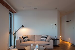 2 Bedrooms, Non Smoking | Living area