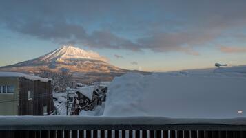 2 Bedrooms, Non Smoking | Property grounds