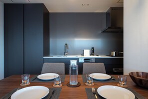 2 Bedrooms, Non Smoking | Private kitchen | Microwave, cookware/dishes/utensils - Yotei Dream One (Kutchan)