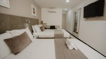 In-room safe, blackout drapes, free WiFi