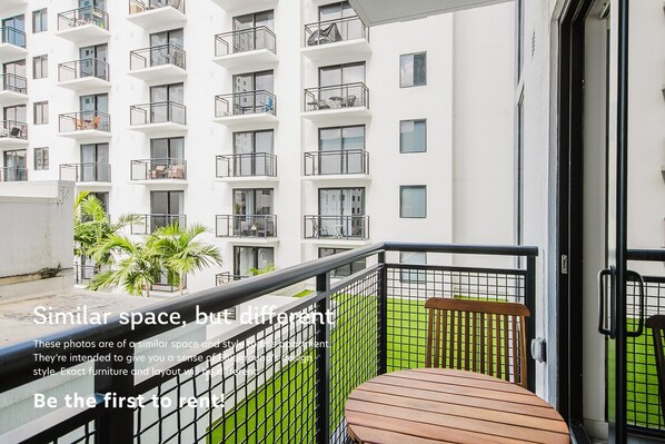 Property grounds - Blueground | Brickell, pool, nr Bayfront Park (Miami)