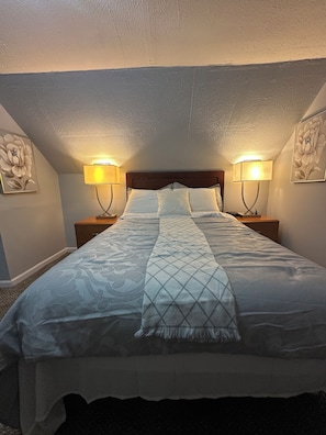 2 bedrooms, desk, iron/ironing board, travel cot