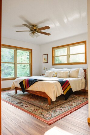 House - Firefly Lodge Boardman River Hot Tub Woodstove (Traverse City)